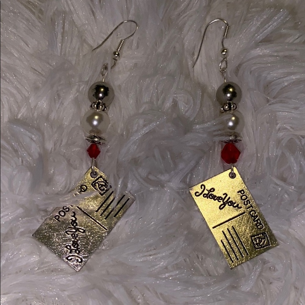 🌺Super cute handmade uniquely designed earrings❤️